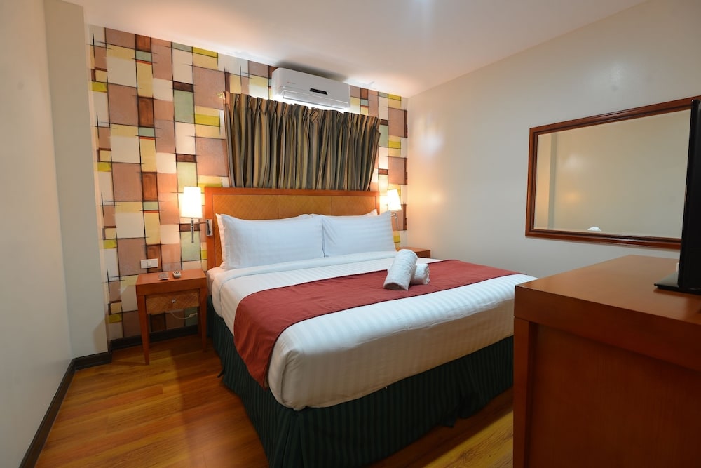 Royal Suites Condotel 5/18
