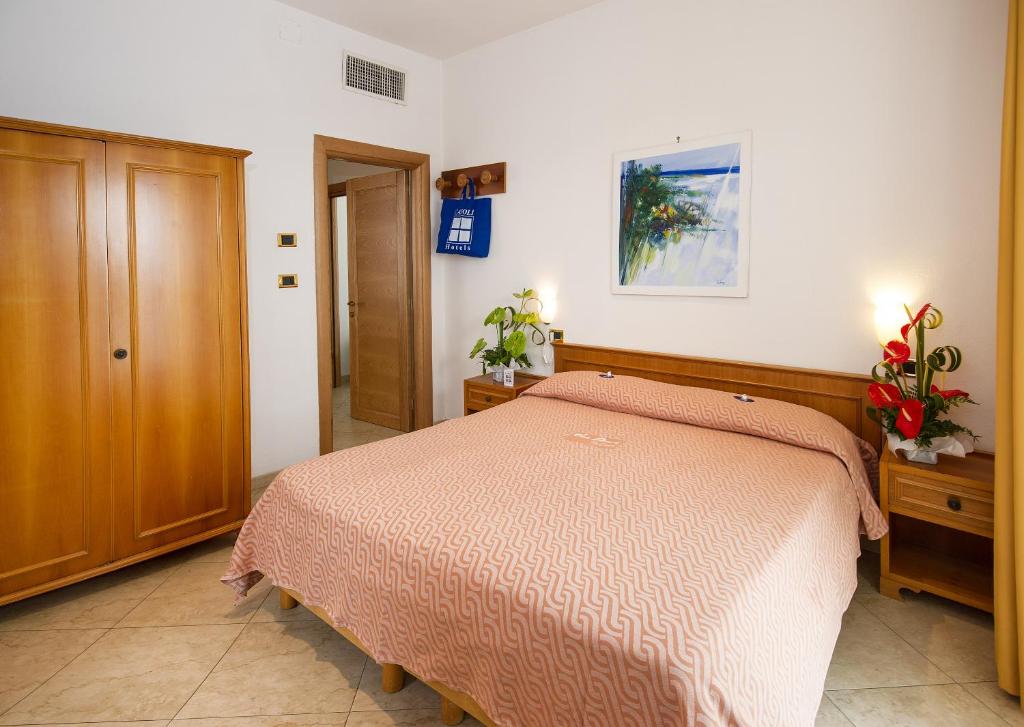 ECONOMY, FRENCH BED