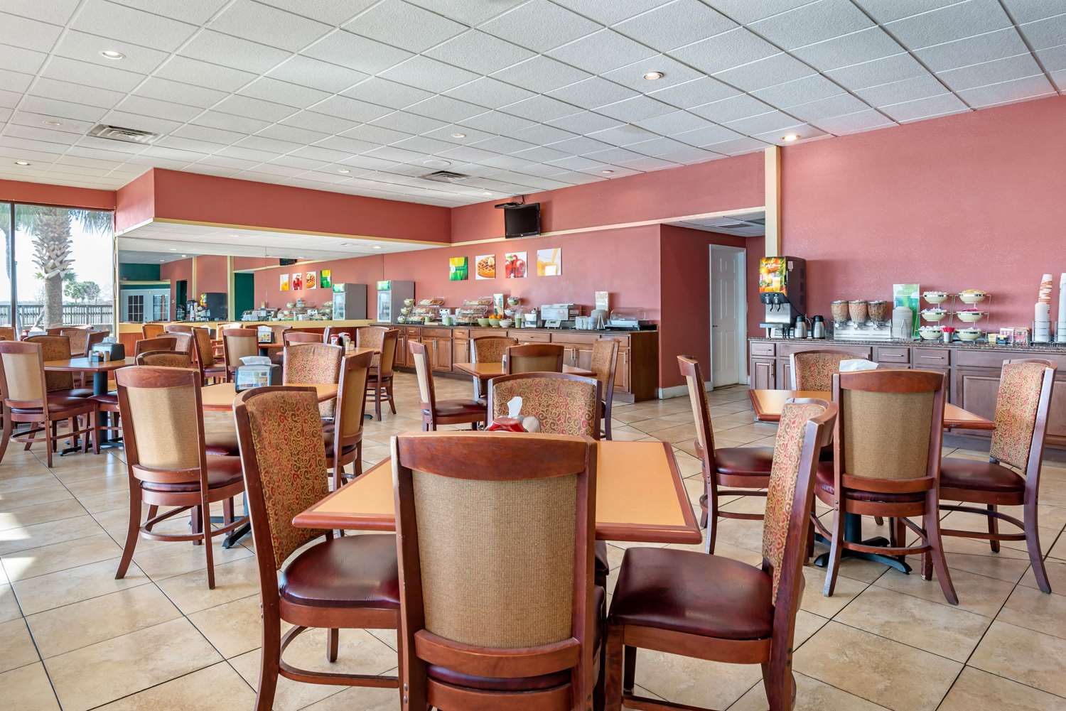 Quality Inn & Suites Palatka Riverfront 25/47
