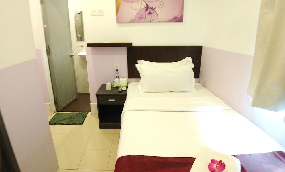 Apple 1 Hotel Queensbay 14/64