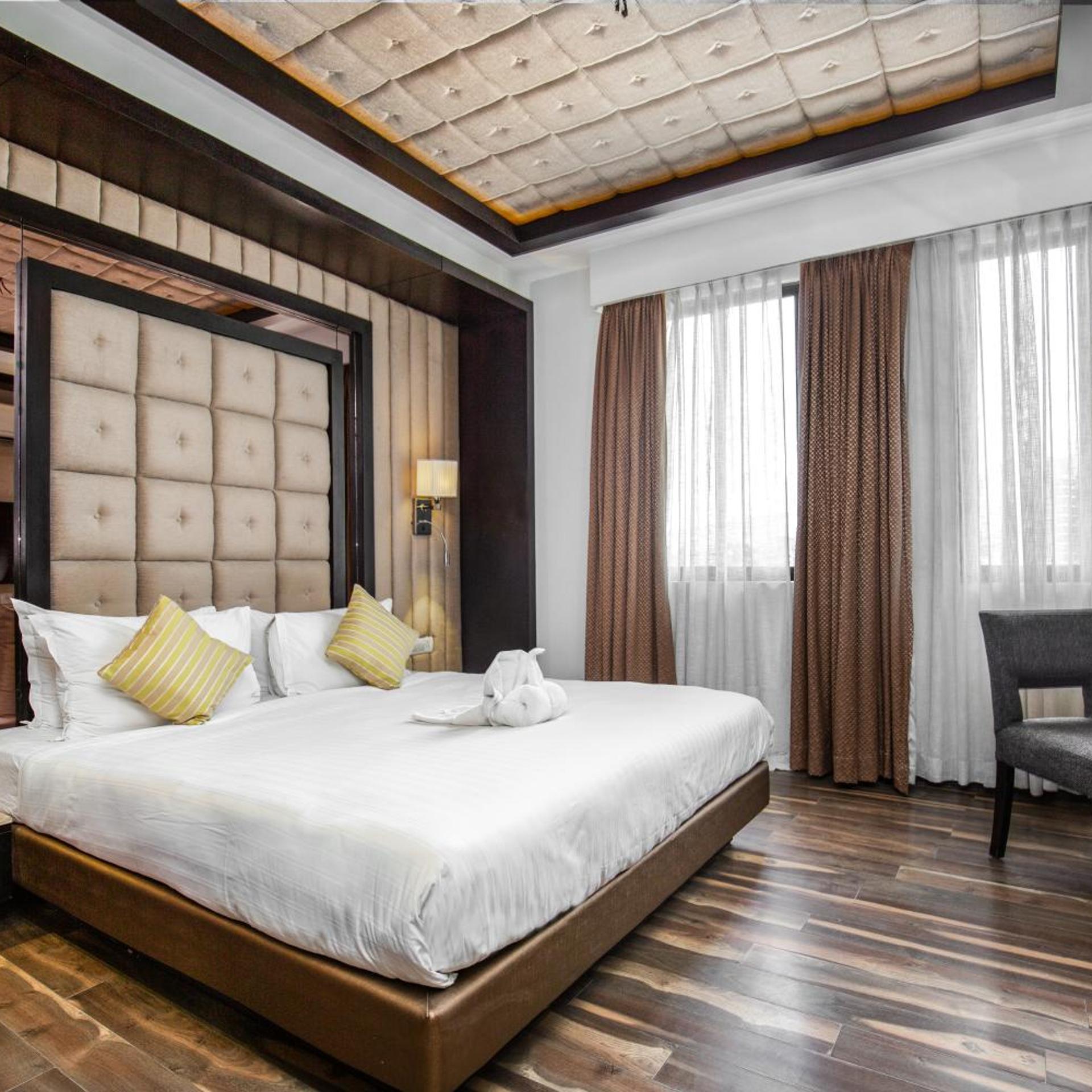 Mahabir Palace 8/40