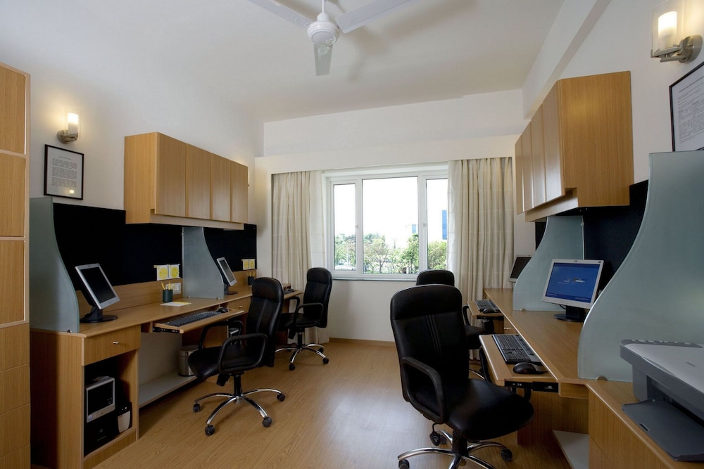Lemon Tree Hotel Hinjawadi Pune 41/49