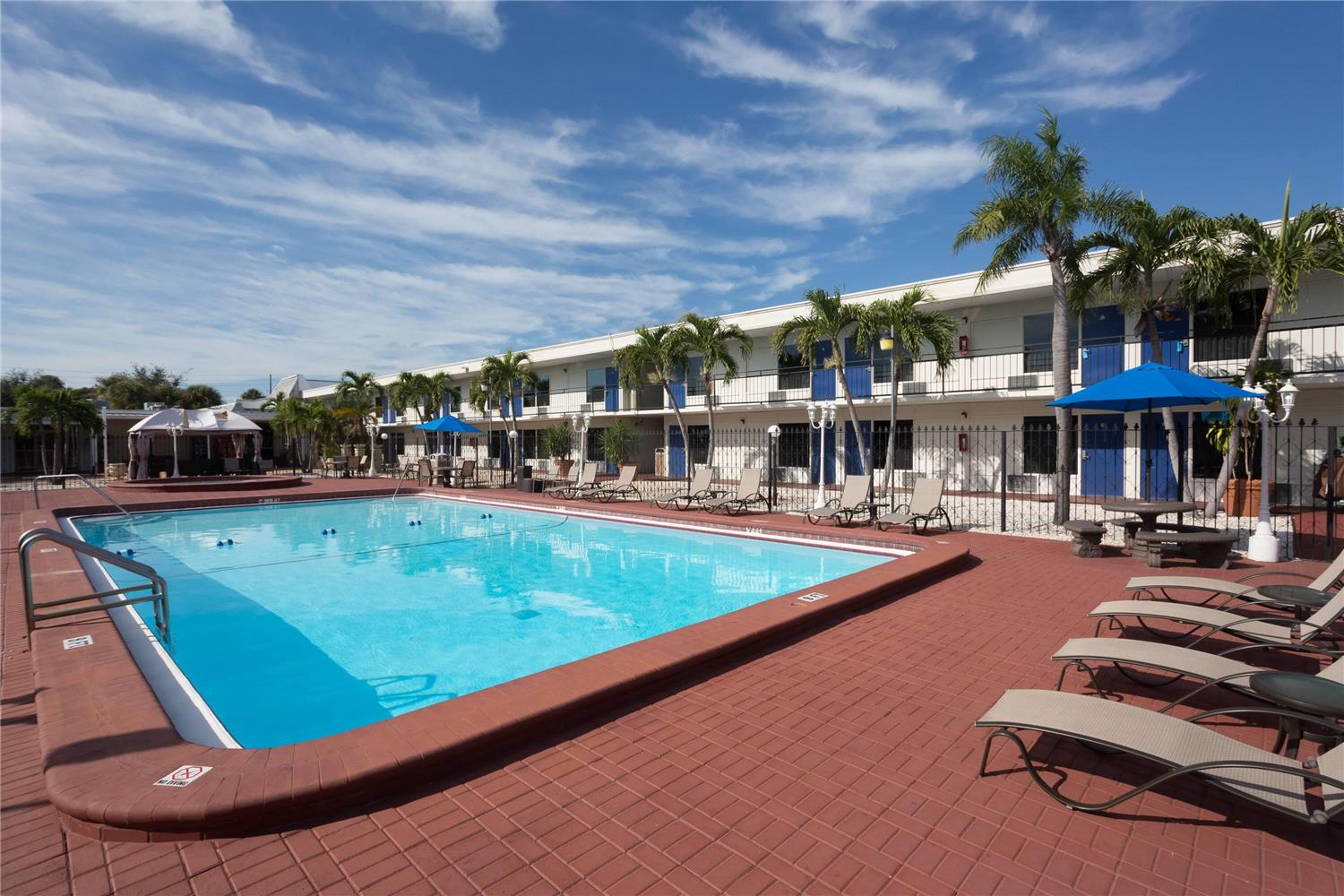 Days Inn by Wyndham St. Petersburg / Tampa Bay Area 13/16