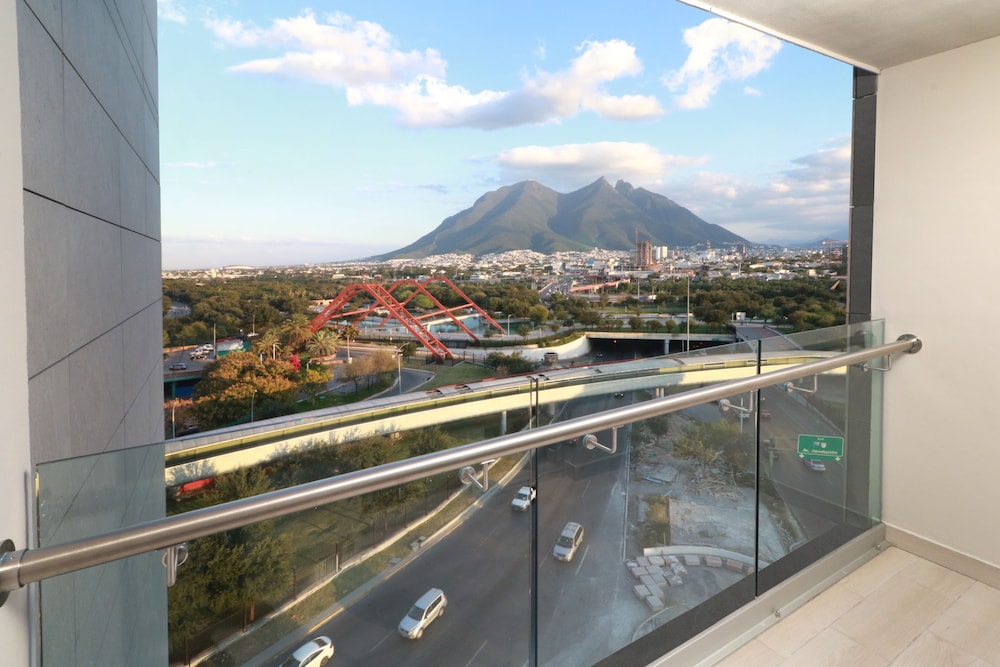 Holiday Inn Express Monterrey Fundidora 36/74
