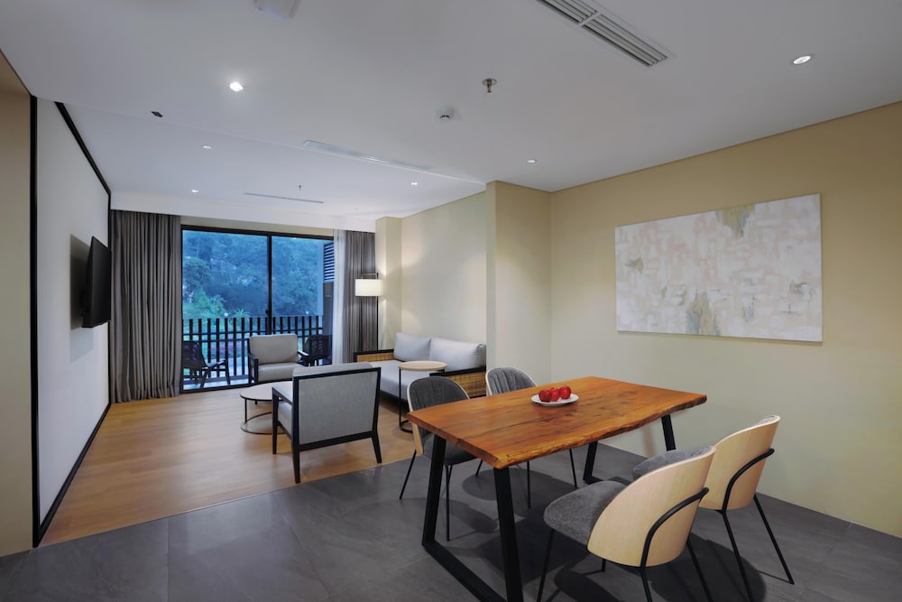 Grand Aston Puncak Hotel and Resort 30/50