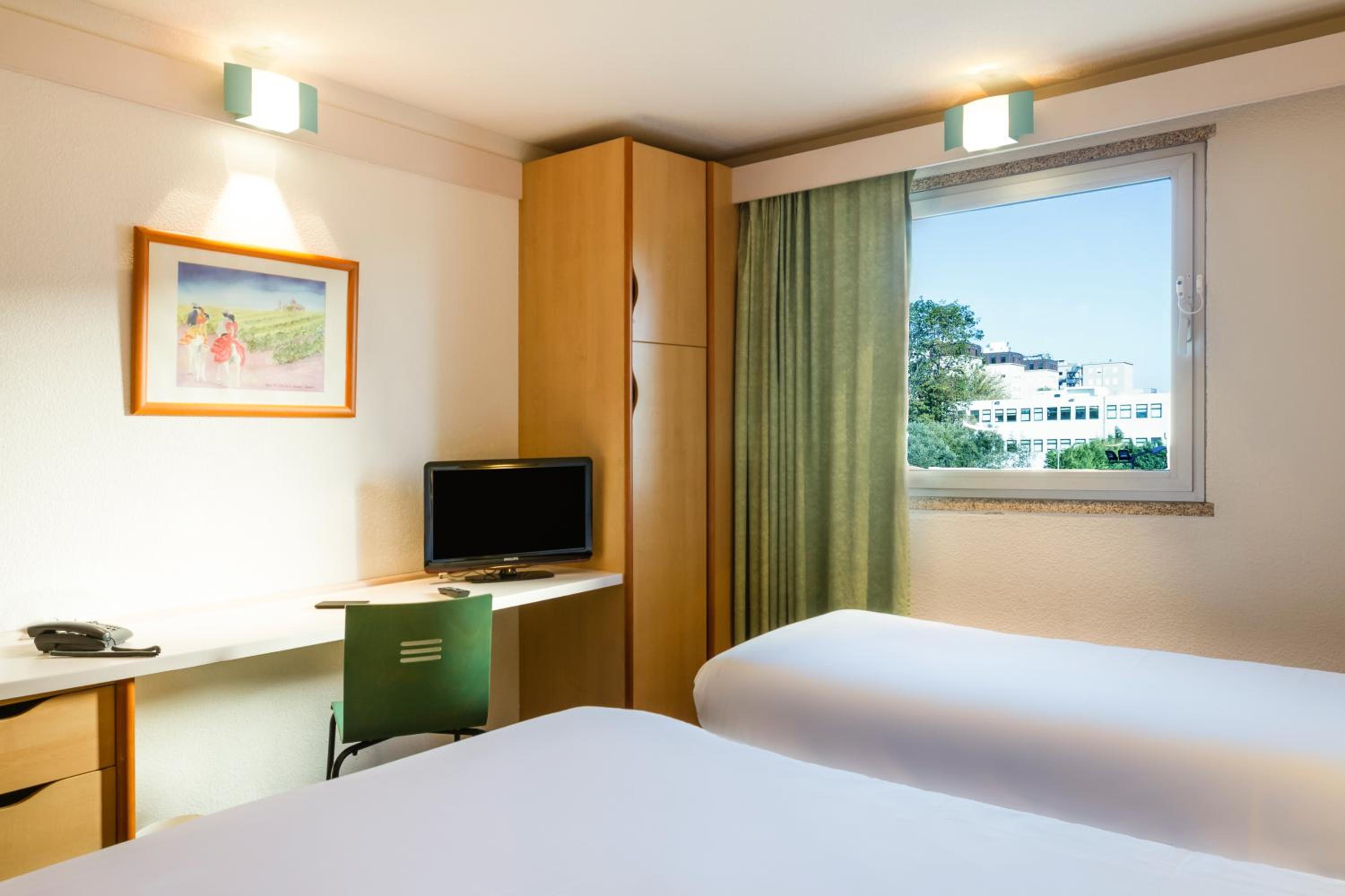 غرفة سوبيريور ثلاثية، IBIS CHARLEROI CENTRE GARE 2/9
