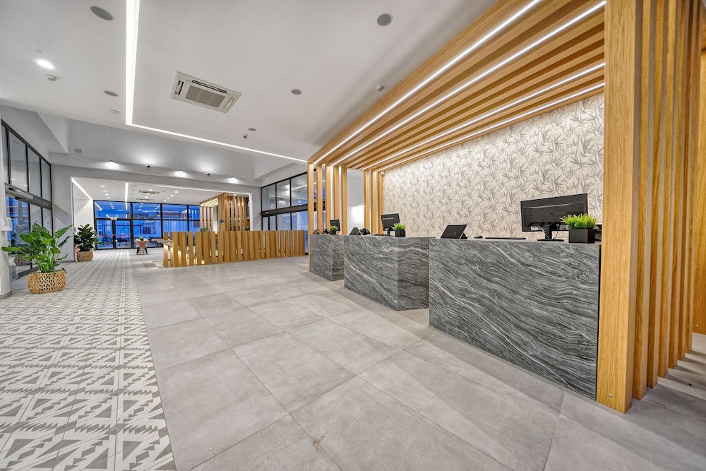 Broncemar Beach Suites Hotel 5/51
