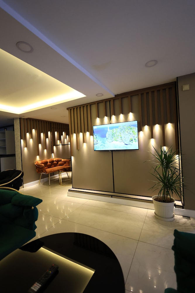 Hotel New House 43/68