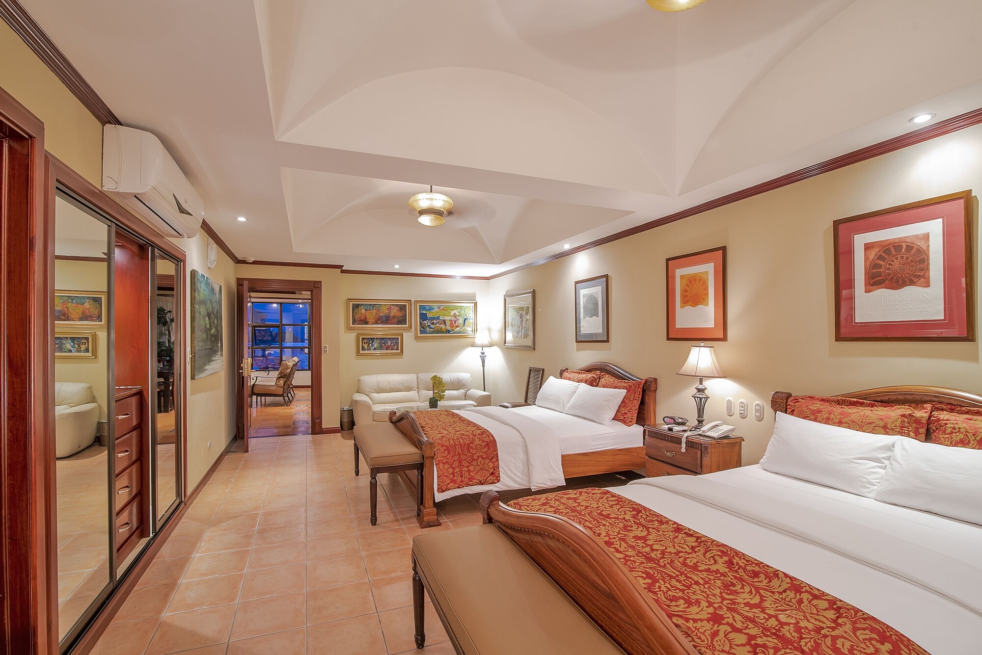 Junior Suite, 2 Queen Beds