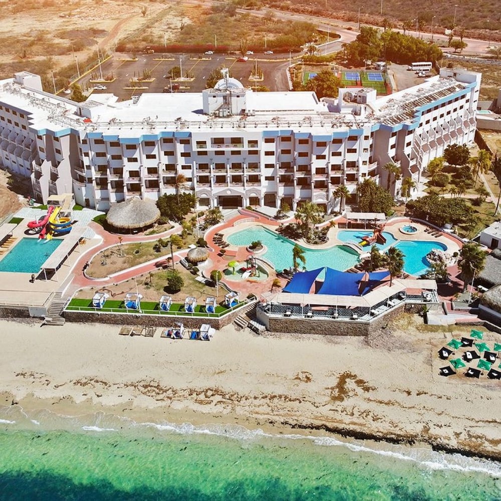 Hotel San Carlos Plaza, Beach & Convention Center 5/58