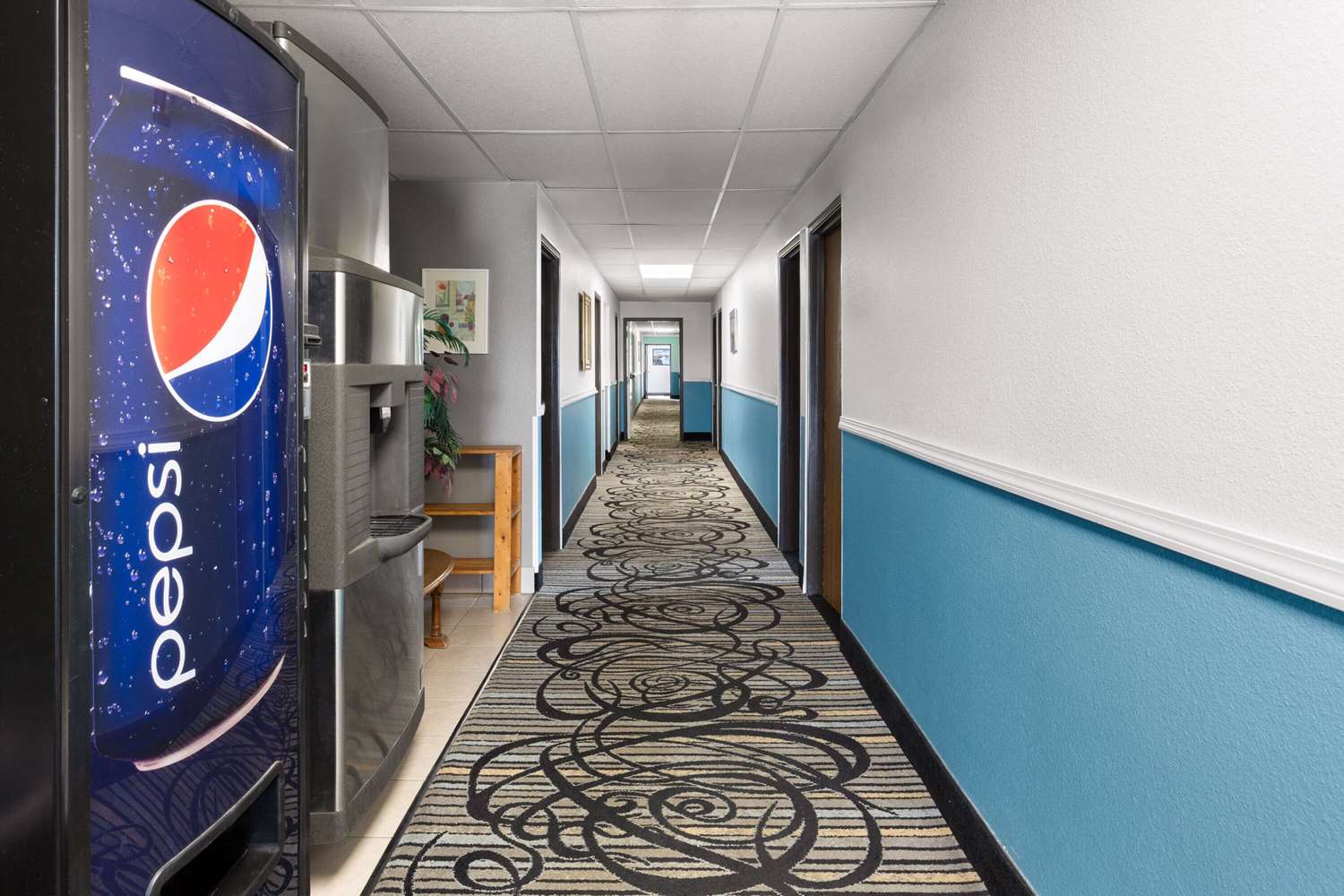 Days Inn by Wyndham Ogallala 17/31