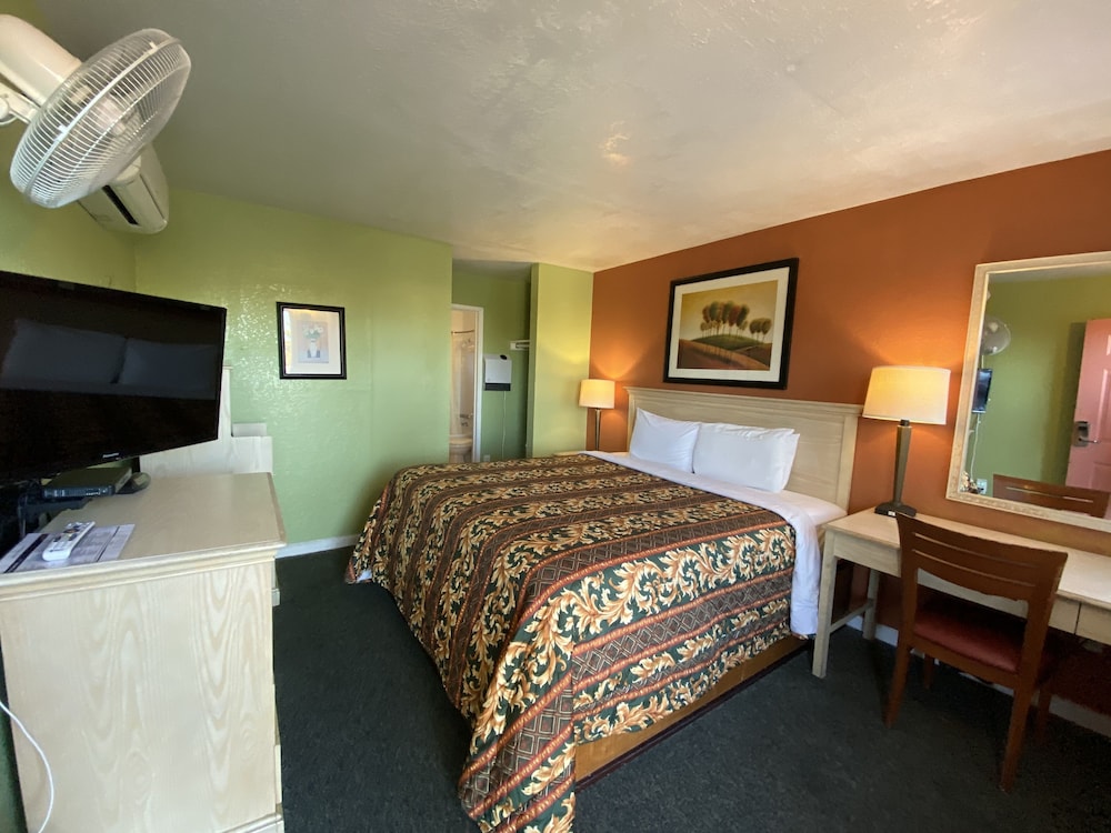 Fireside Inn Santa Cruz 32/63