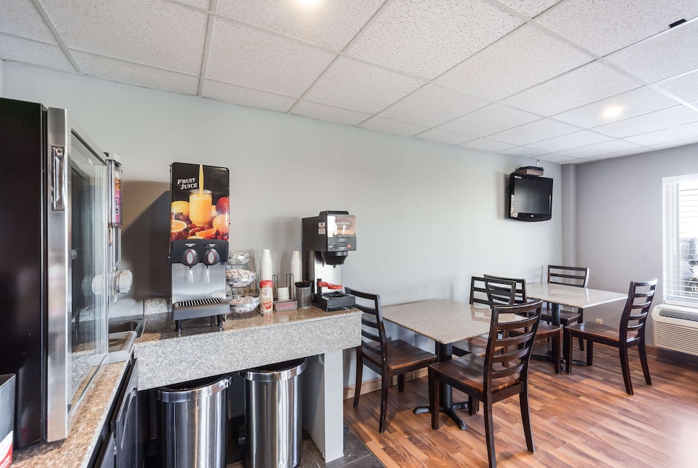 Rodeway Inn Lincoln West - University Area NE 30/42