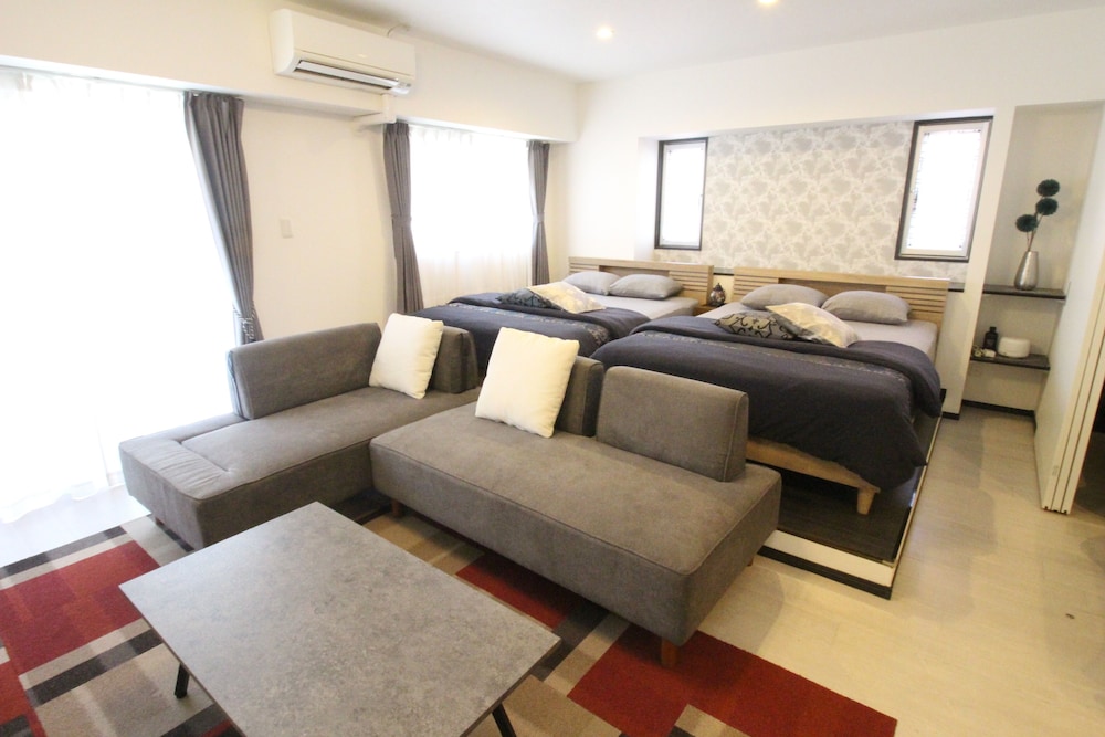 Condominium Felicita Naha 20/40