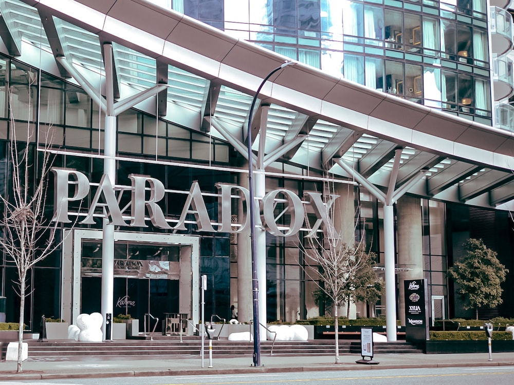Paradox Hotel Vancouver 1/50