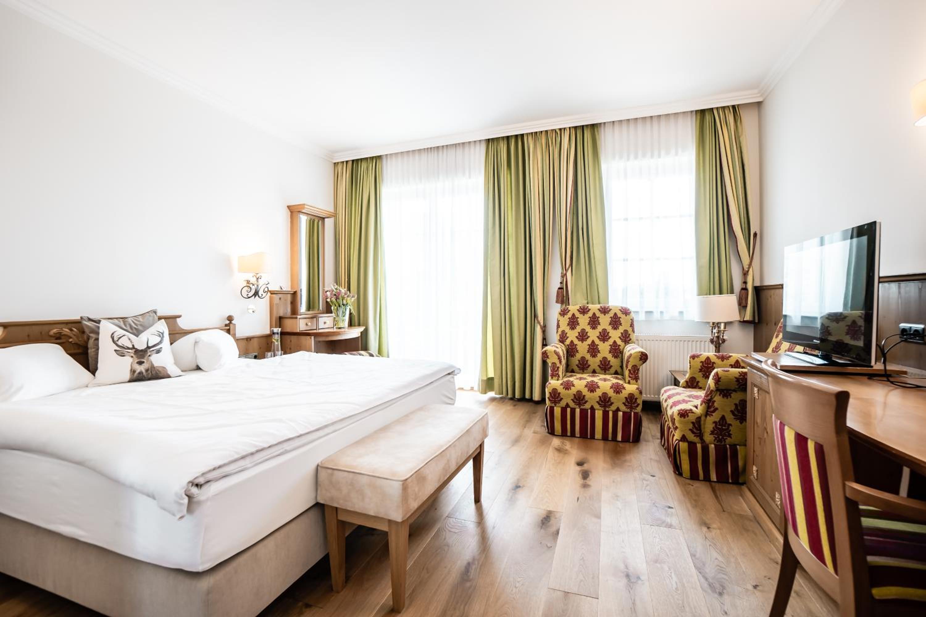 Deluxe, Double Bed, Garden or Parking View، Hubertushof 3/10