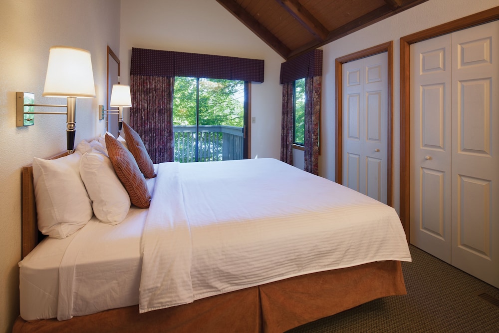 Club Wyndham Resort at Fairfield Mountains 12/50
