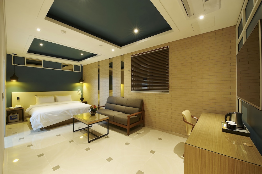 Hotel B 35/35