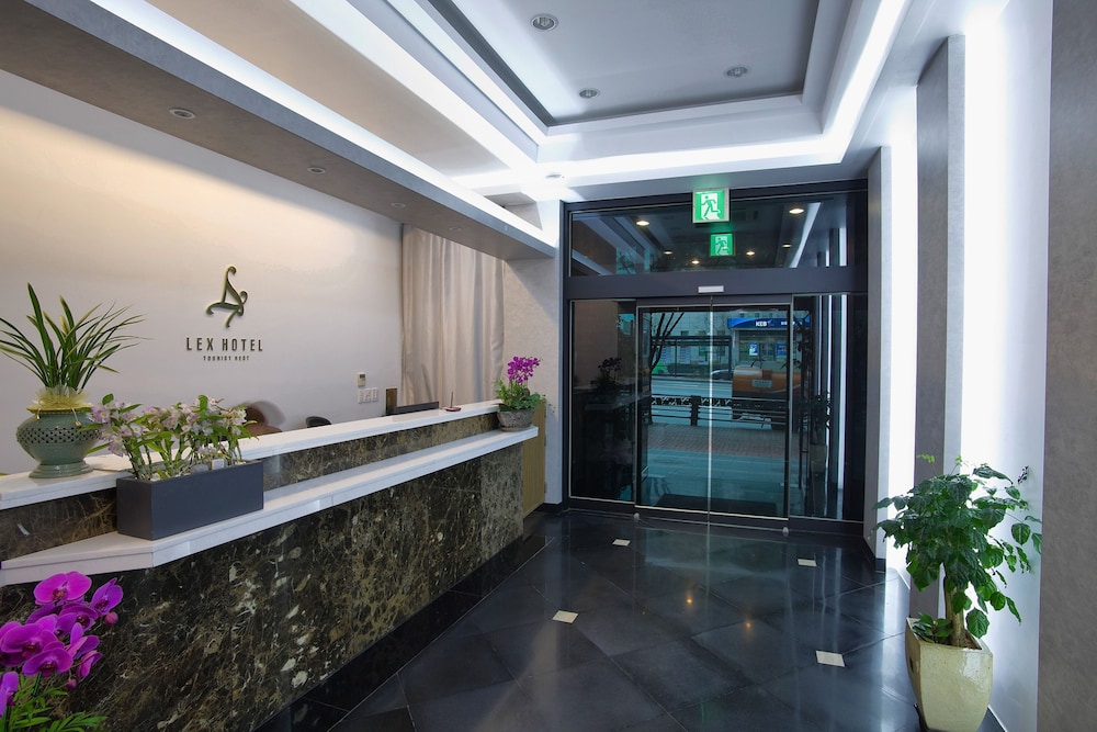 Lex Hotel 11/50