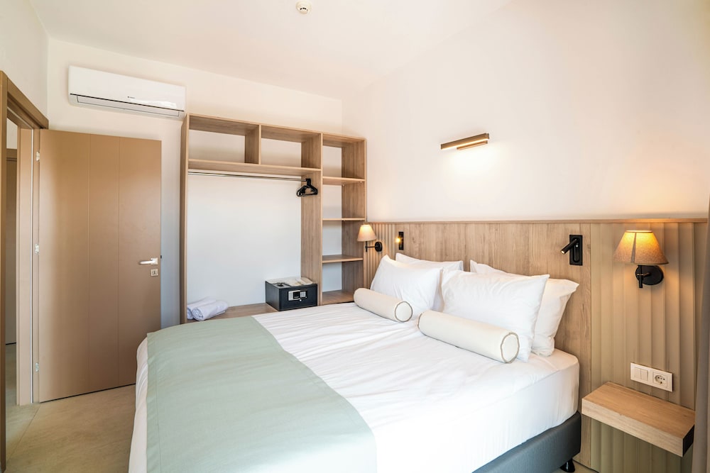 DELUXE, SUITE