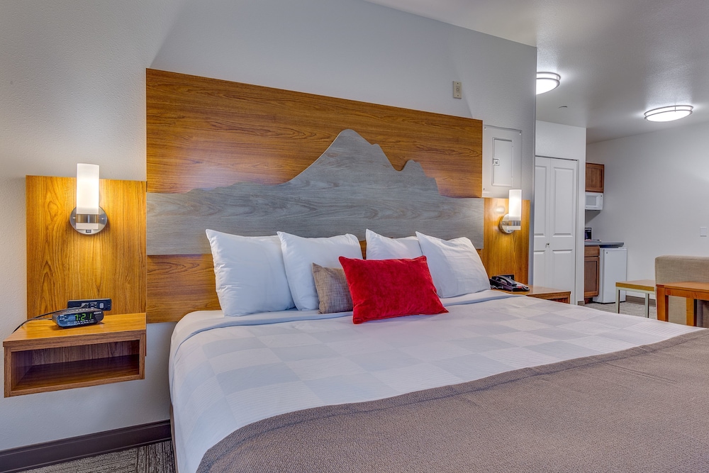 Marshall Suites Bainbridge Island, SureStay Collection by BW 2/34