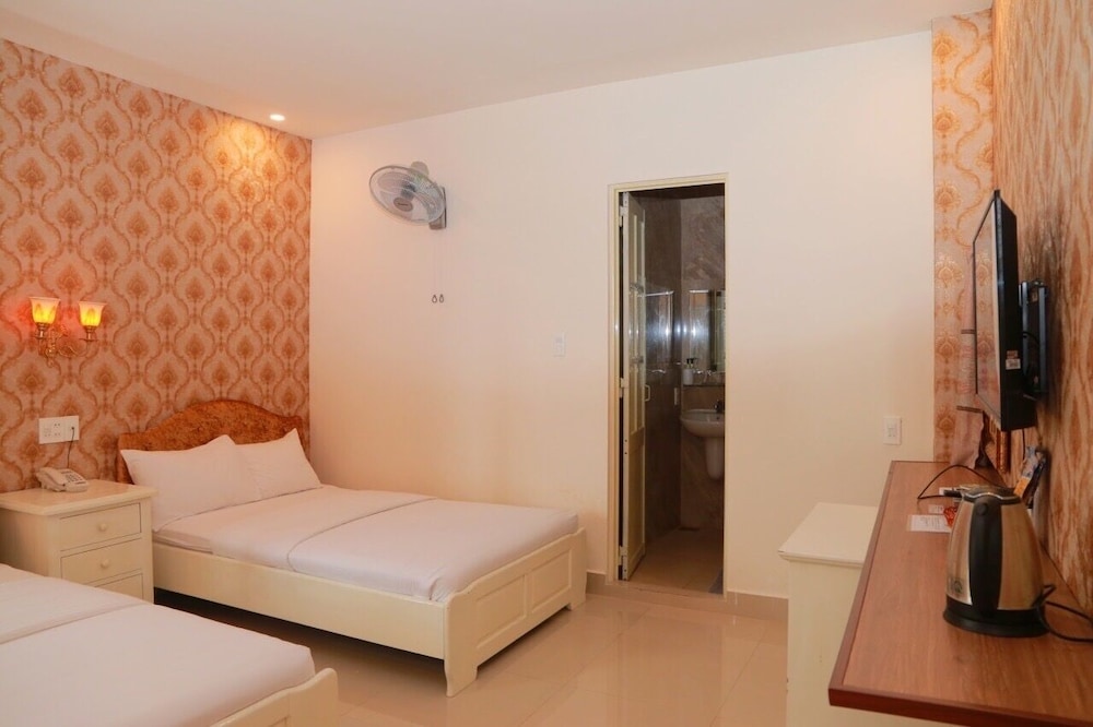 Standard, Twin Beds