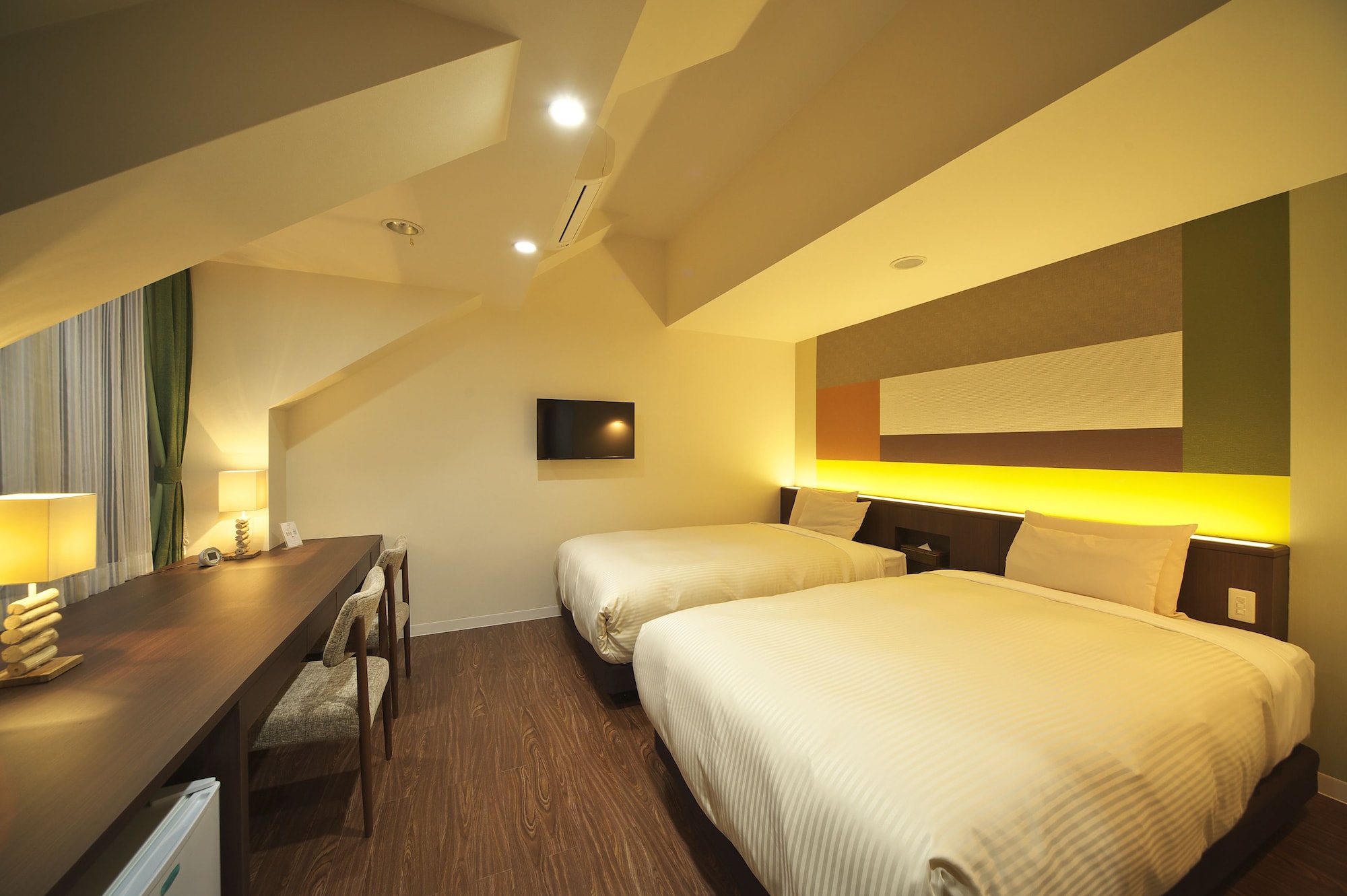 SUPERIOR, TWIN BEDS