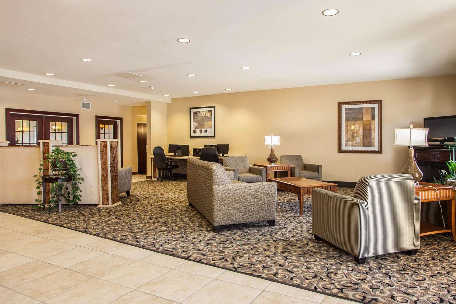 Comfort Suites Bloomington I-55 And I-74 14/25