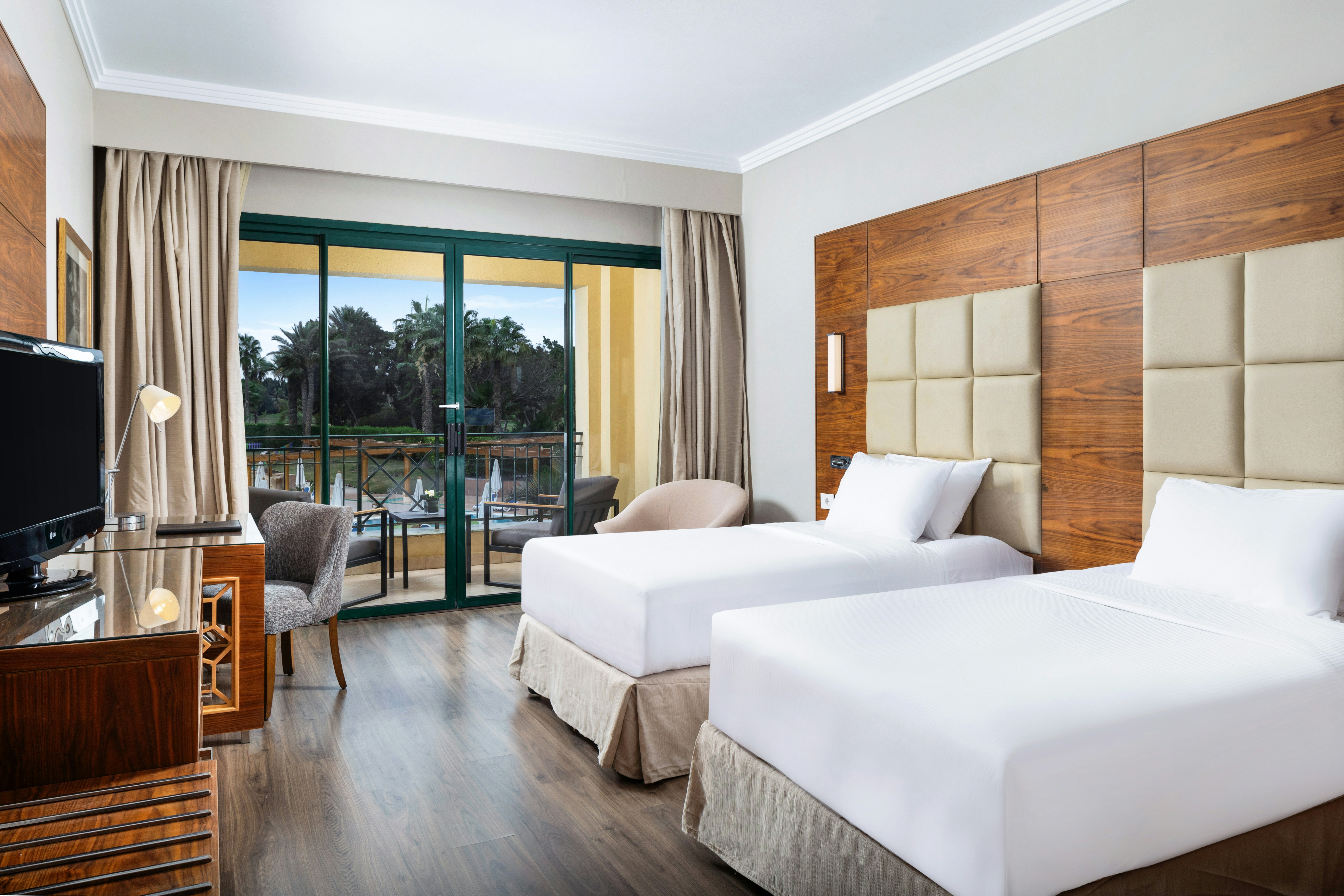 Pool, Superior, Twin Beds، Hilton Pyramids Golf Resort 3/14