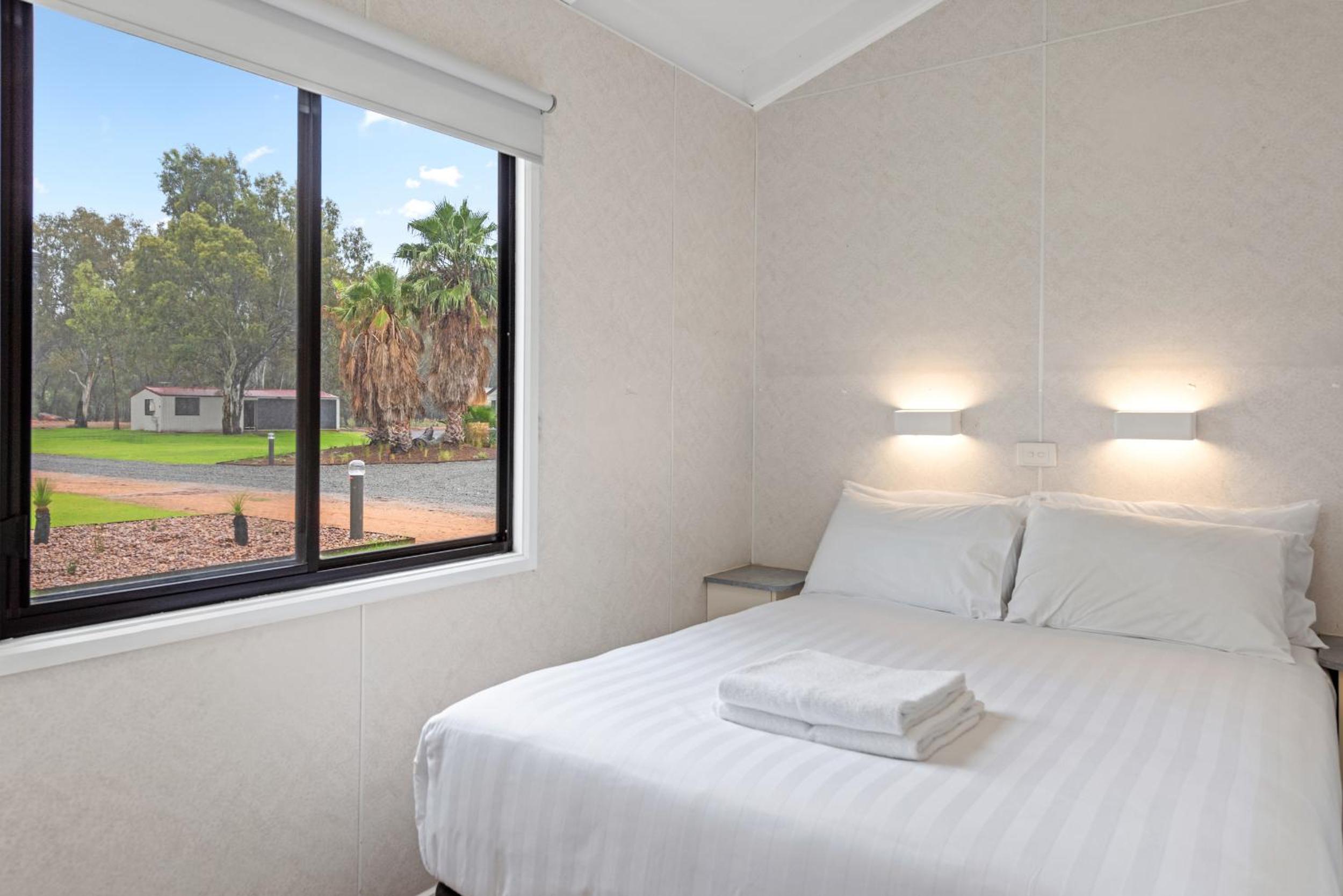 2 Bedrooms, Deluxe, Cabin, Water Front