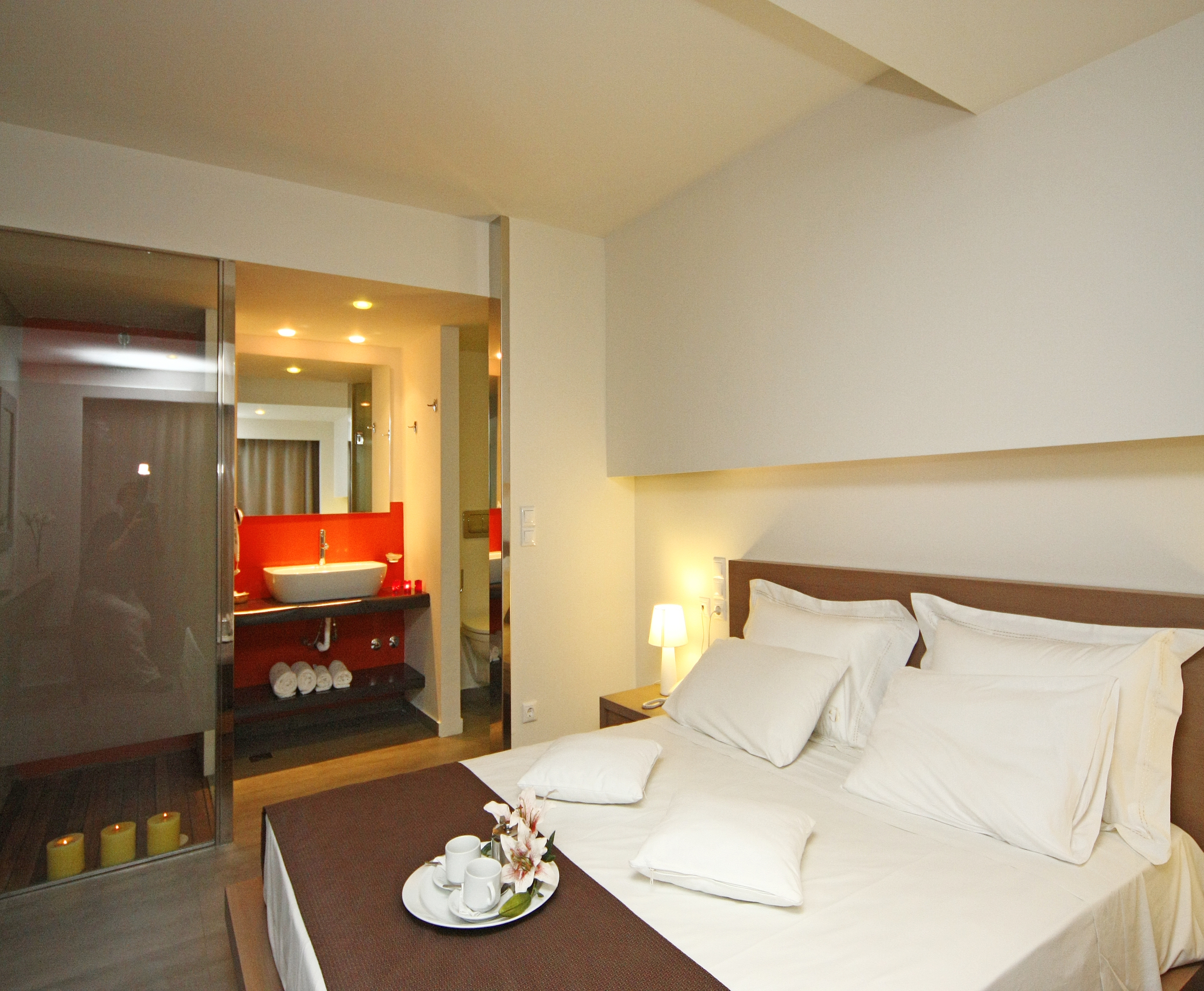JUNIOR SUITE SLIDING DOOR MOUNTAIN VIEW