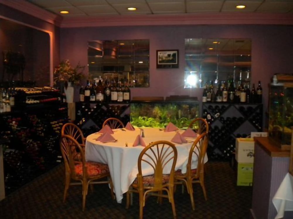 Bossier Inn And Suites 12/18
