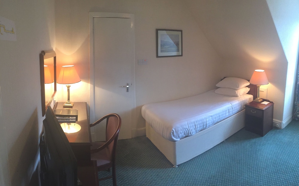 NETHYBRIDGE HOTEL 4/71