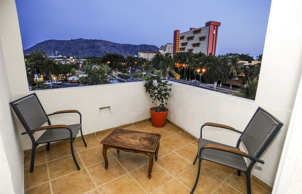 Suites Ixtapa Plaza 42/50