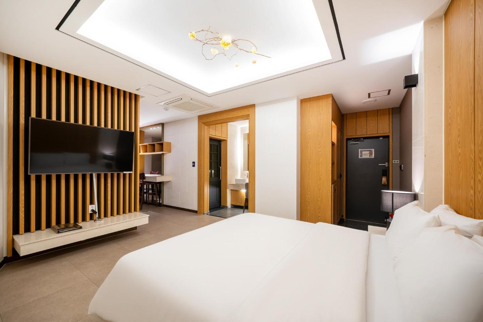DELUXE, TWIN BEDS