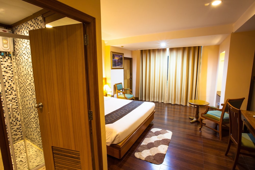 Nh Elegant Hotel 6/70