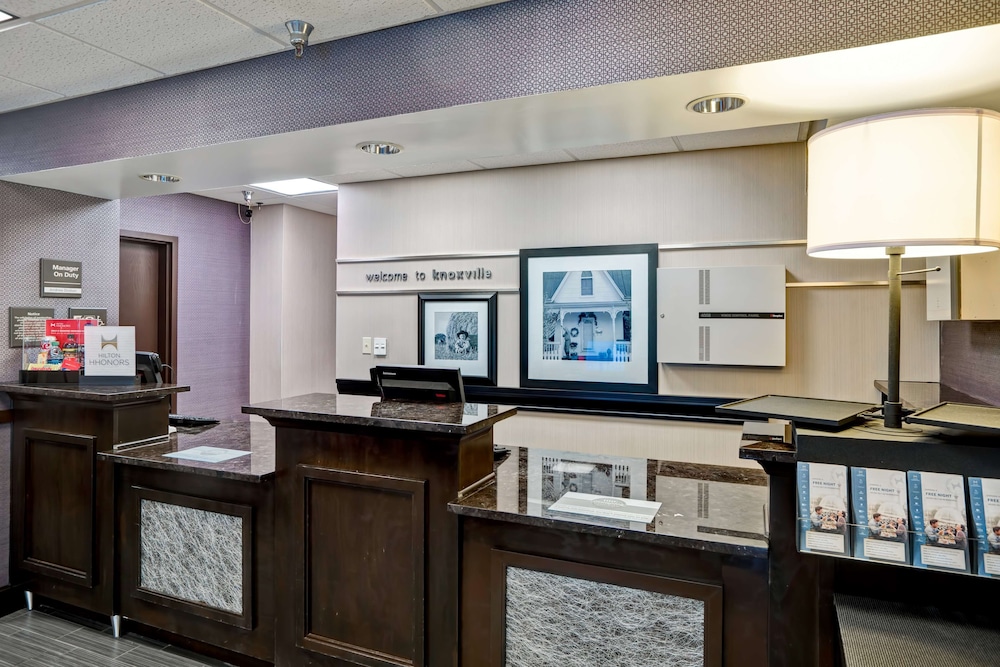 Hampton Inn Knoxville Airport 59/75
