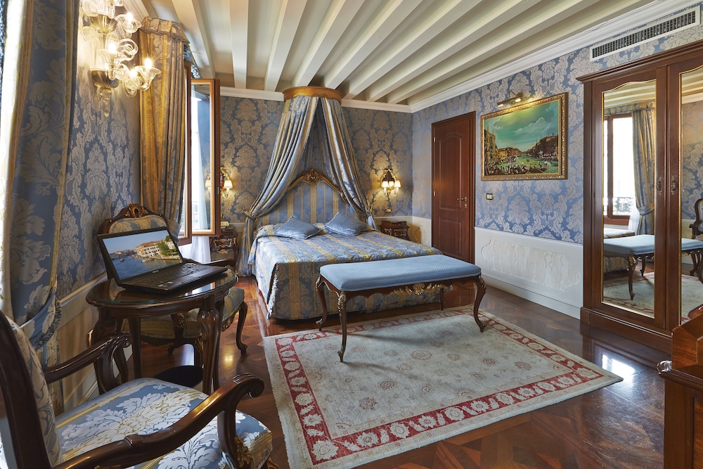 Canal Grande Hotel 31/36
