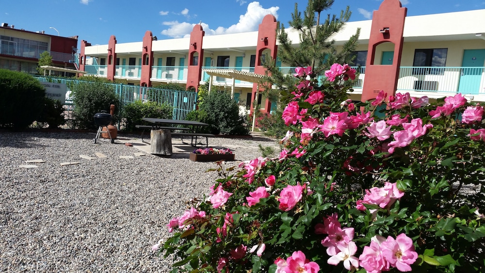 Days Inn by Wyndham Santa Fe New Mexico 41/44