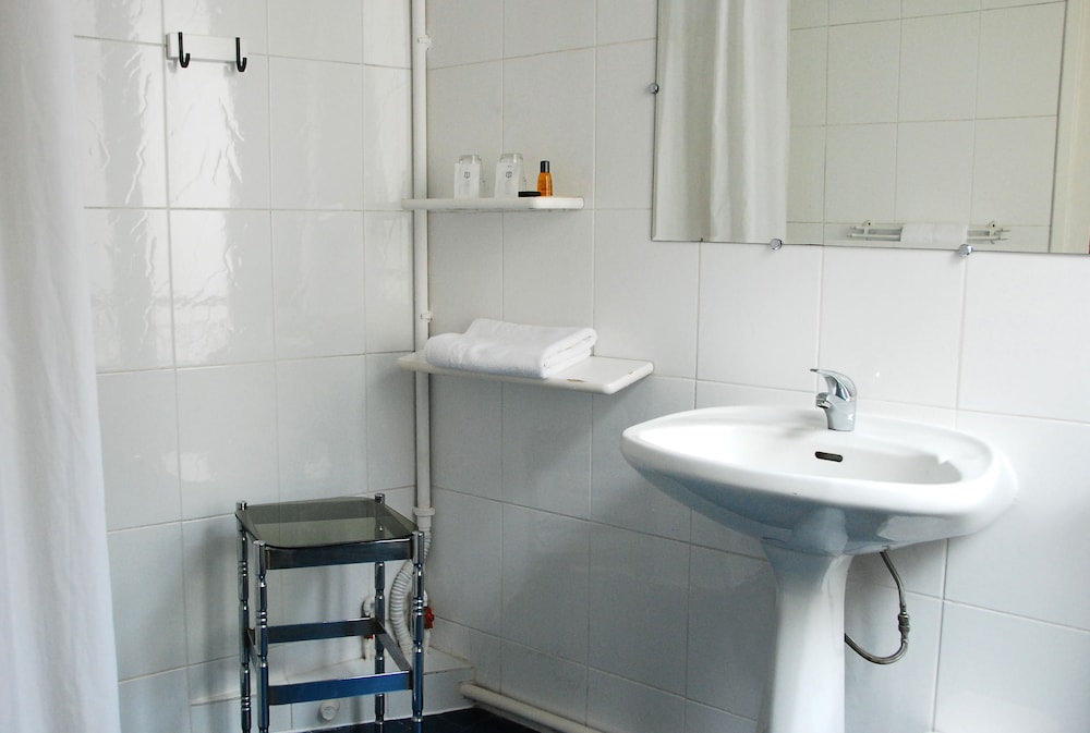 HOTEL COSY MONCEAU 50/51