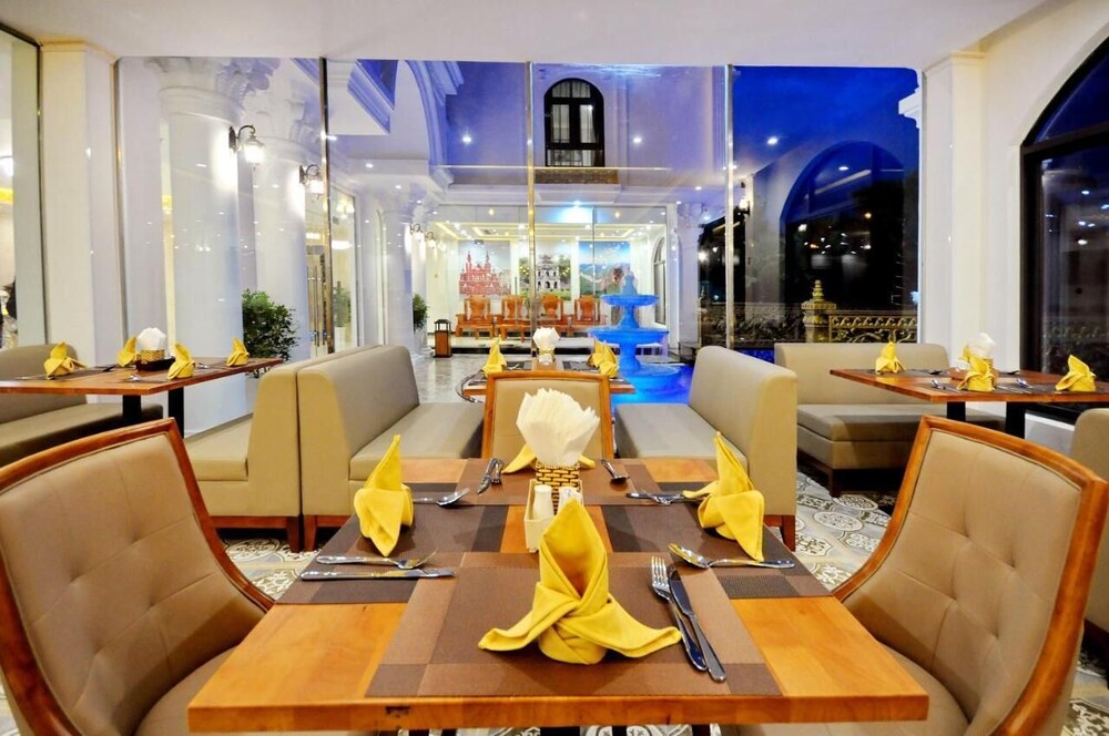 Crown Nguyen Hoang Hotel 48/58