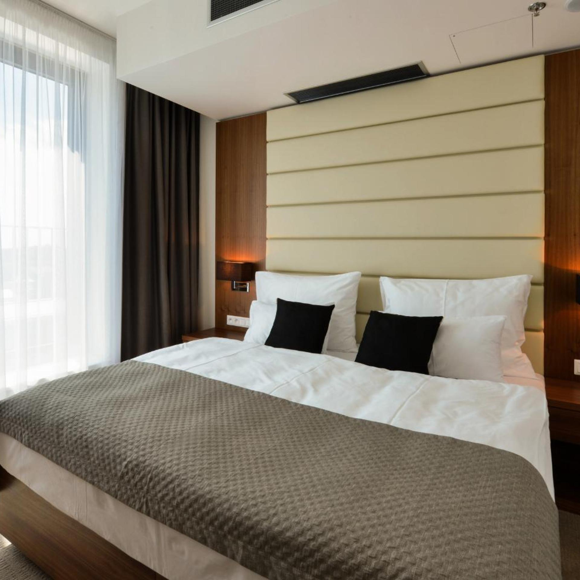 جناح، Grid Hotel 2/7