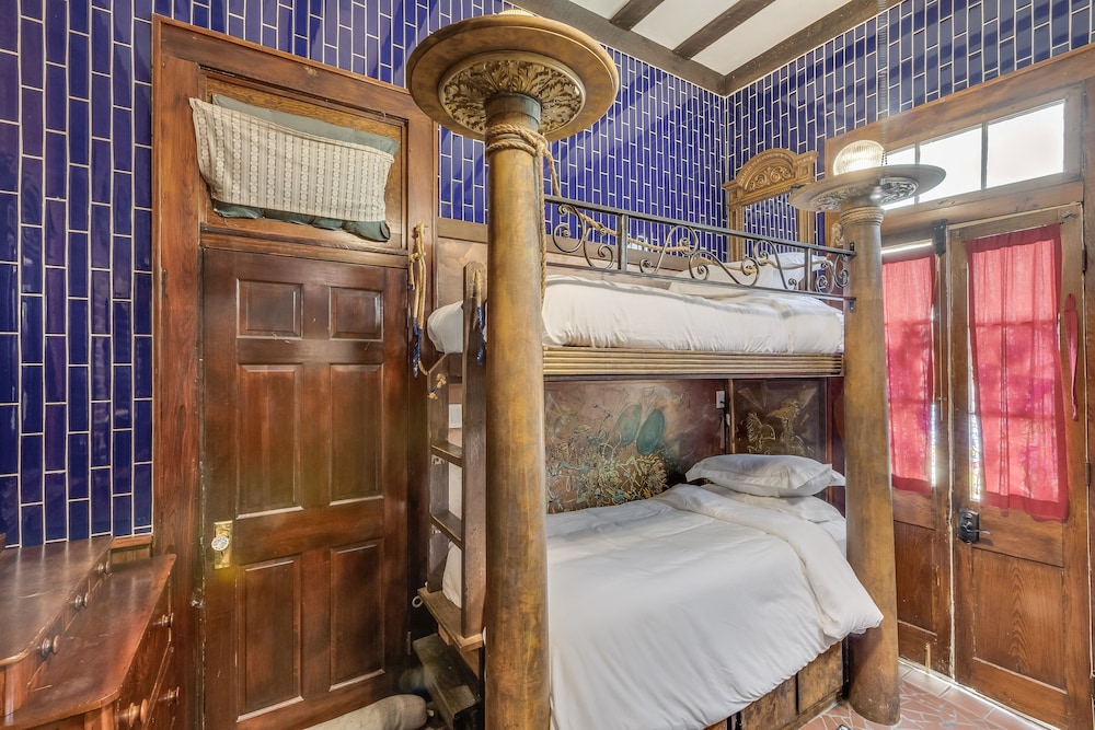 Royal Barracks Guest House 20/37