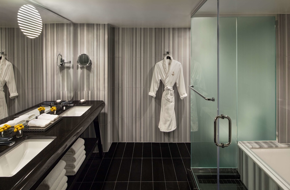 The Watergate Hotel 18/49