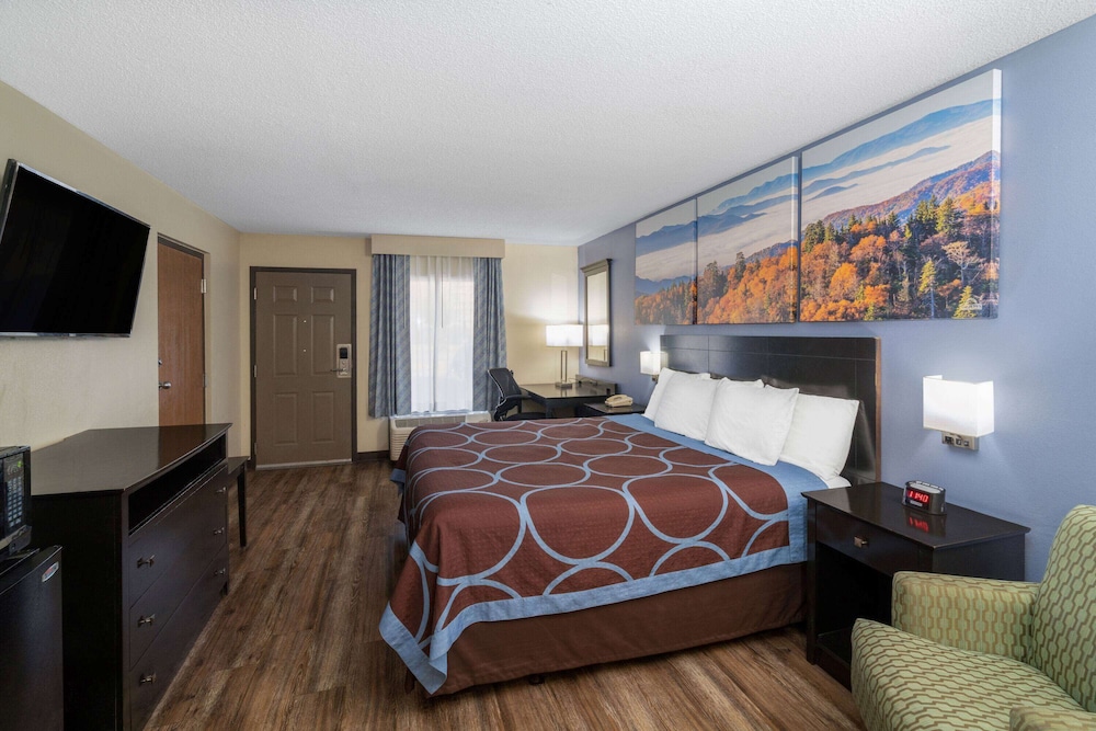 Days Inn By Wyndham Clarksville North 25/63