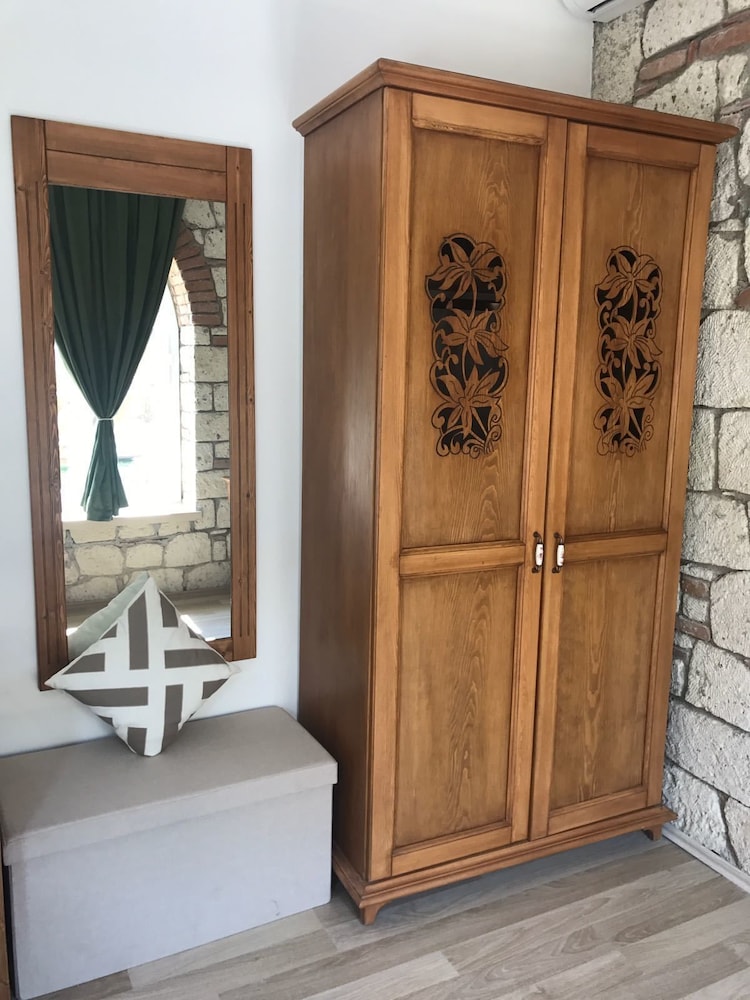Kerme Ottoman Alacati 9/50