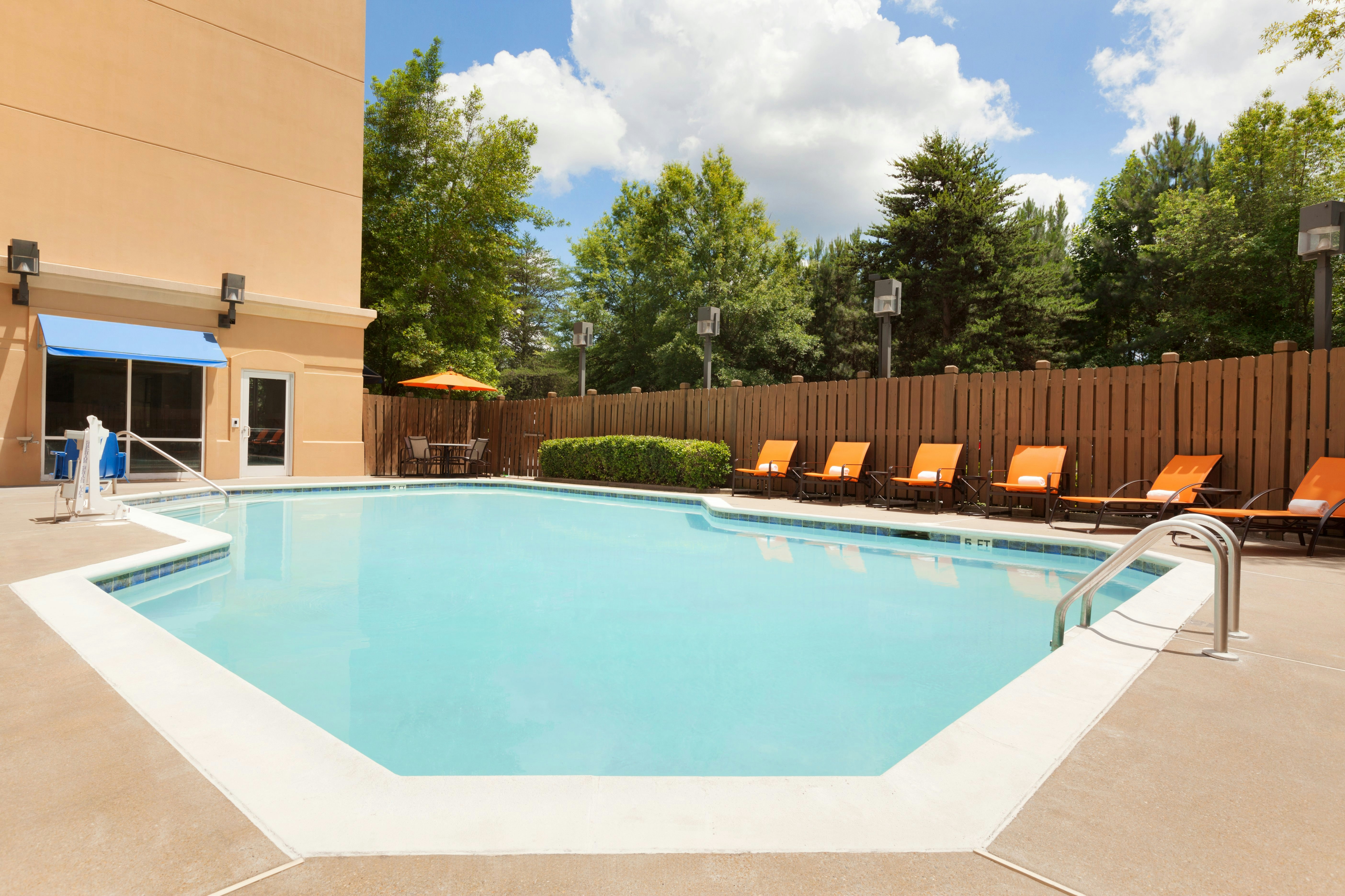 Embassy Suites by Hilton Atlanta Airport 27/56