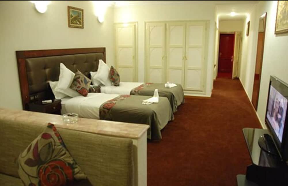 Omega Hotel 11/46