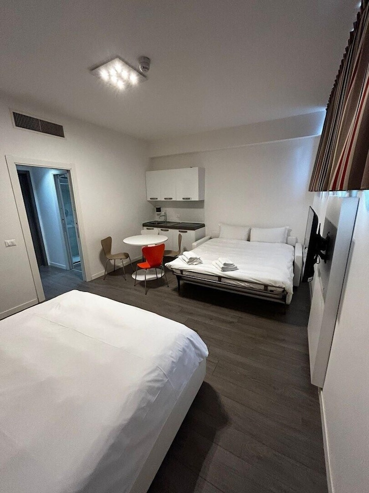 Spark by Hilton Milan Linate Airport 12/69