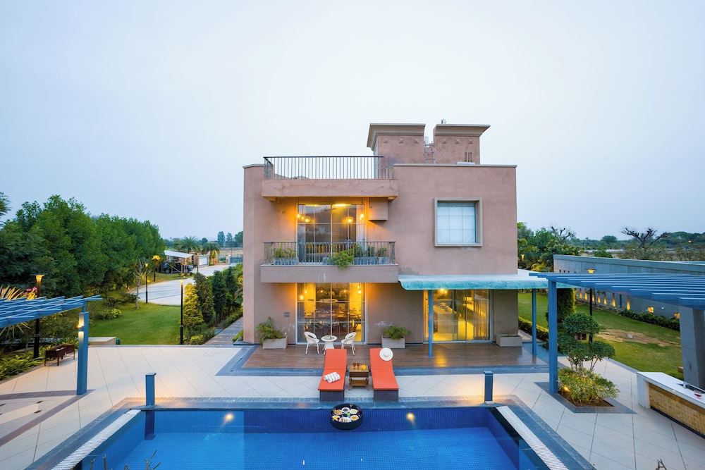 ELIVAAS Noah's Ark 3BHK Villa with Pvt Pool, Garden and Gazebo 6/64
